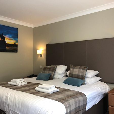 King Robert Hotel Стерлинг Экстерьер фото