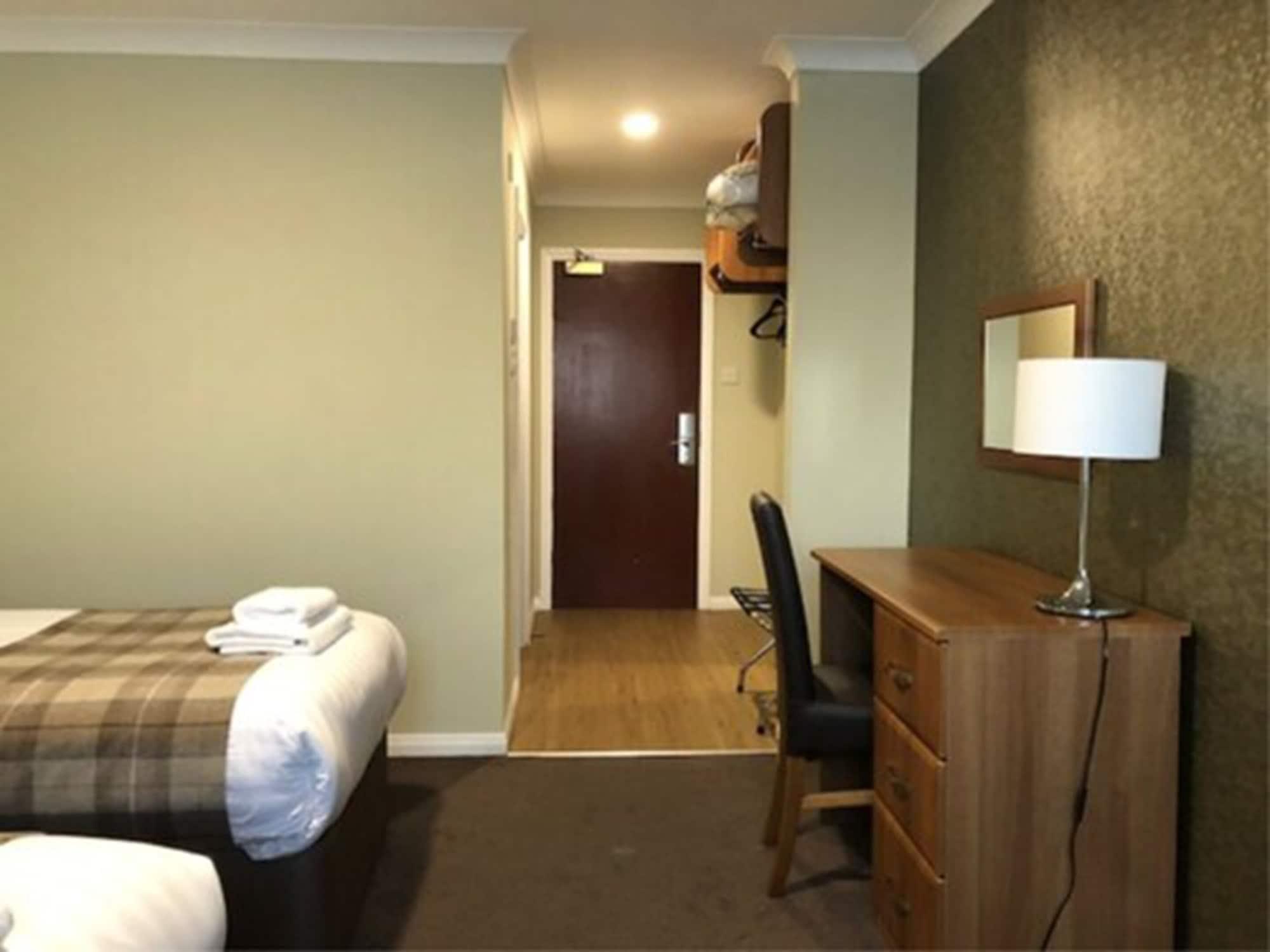 King Robert Hotel Стерлинг Экстерьер фото