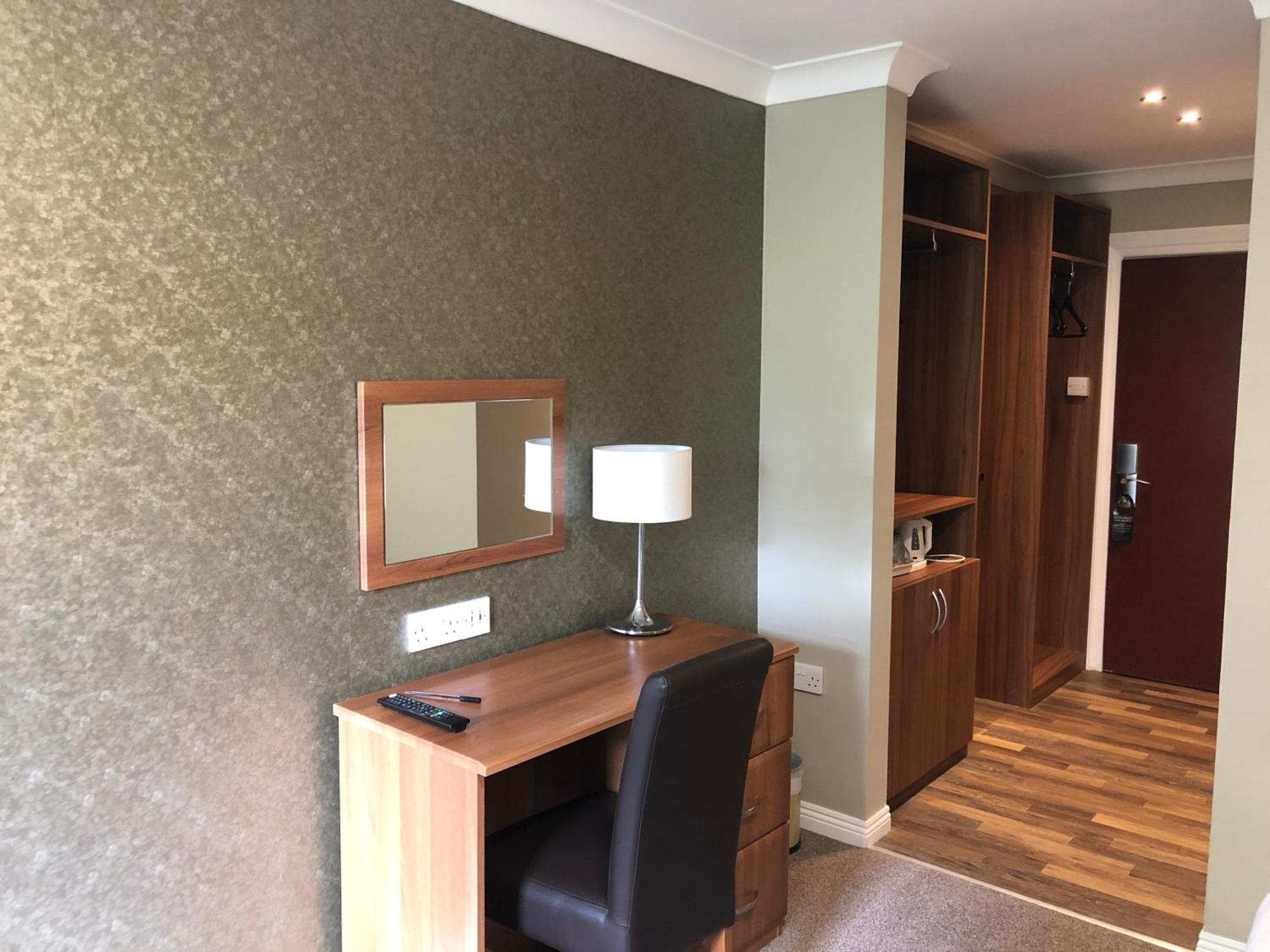 King Robert Hotel Стерлинг Экстерьер фото