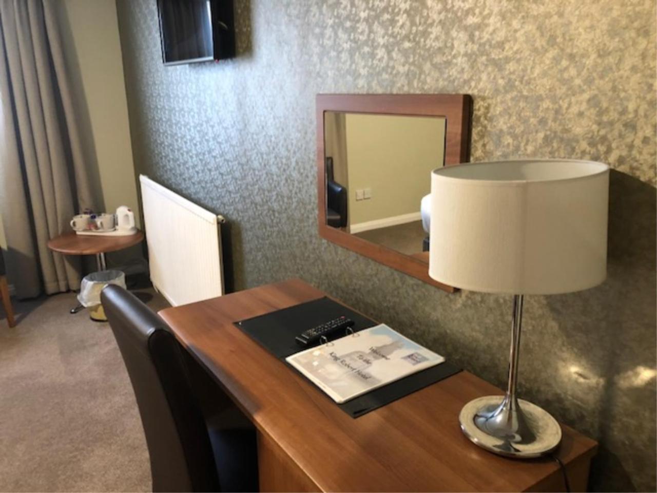 King Robert Hotel Стерлинг Экстерьер фото